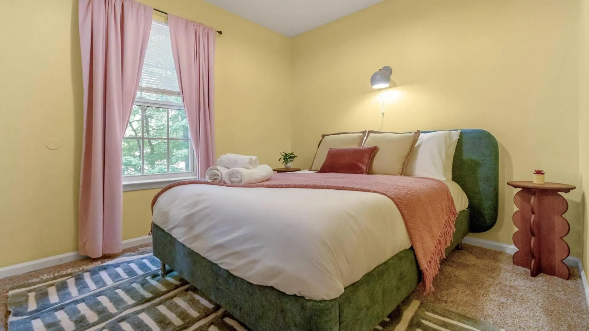 4Br Minutes To Uptown | Pet Friendly Villa Charlotte 0*,  USA